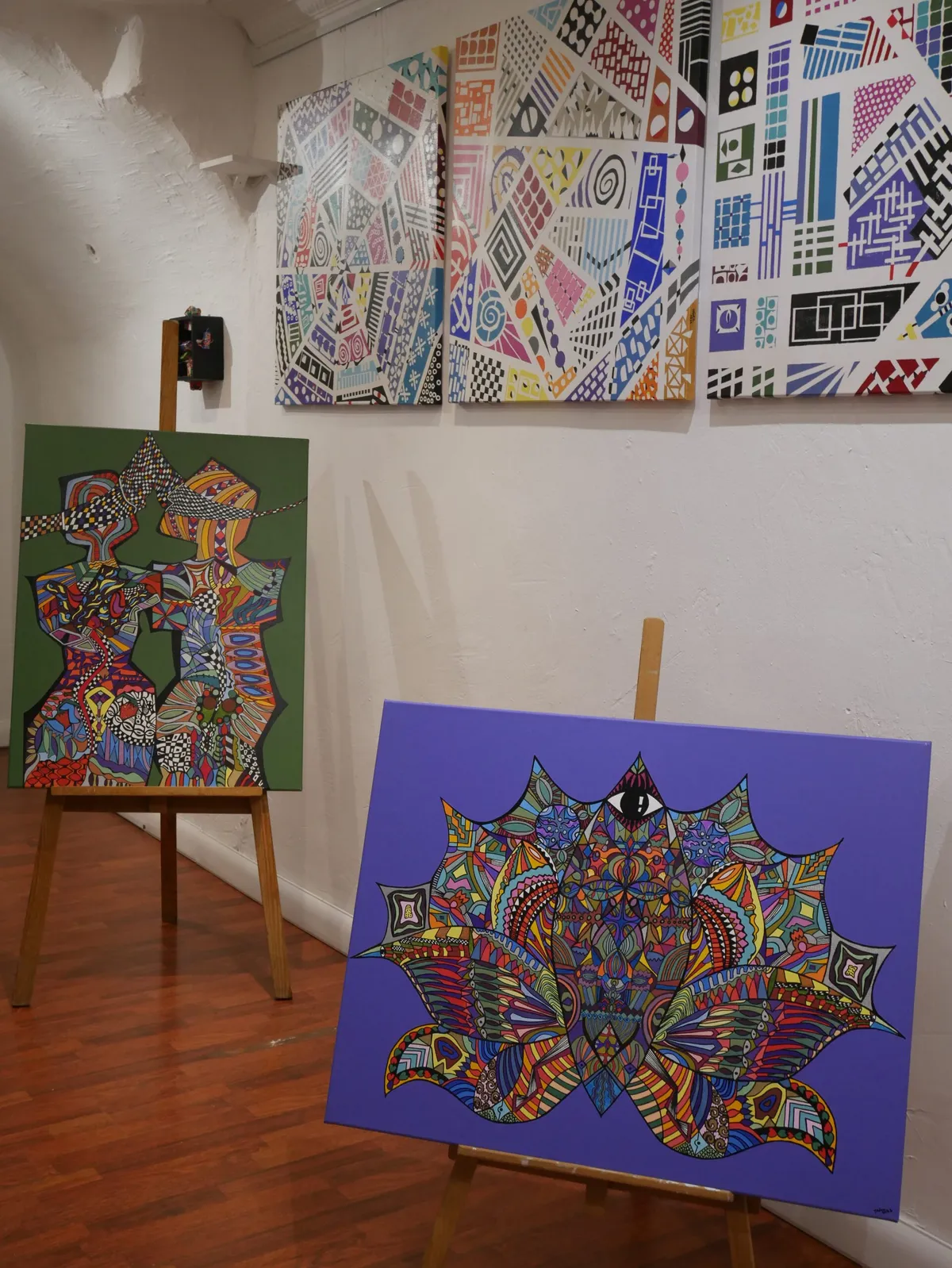 Modern art on the walls of Galerie Joie De Vivre